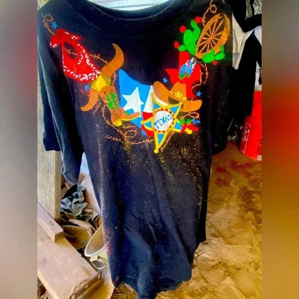 Vintage 90’s Custom Texas Cowgirl short sleeve T-shirt - large​​